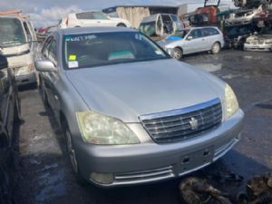 Toyota Crown GRS182 2004