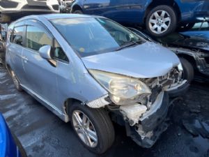 Subaru Trezia 2011-2014