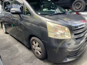 Toyota Noah/Voxy ZRR70