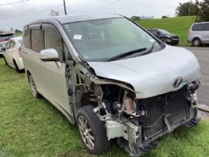 Toyota Noah/Voxy ZRR70