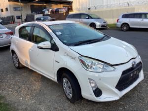 Toyota Aqua NHP10 2015-2017