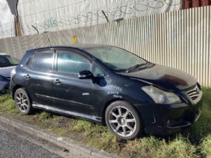 Toyota Blade AZE154
