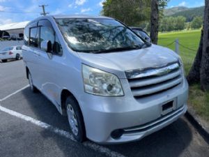 Toyota Noah/Voxy ZRR70