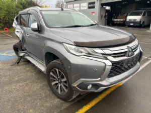 Mitsubishi Pajero Sport KS1