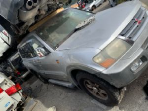 Mitsubishi Pajero V75W