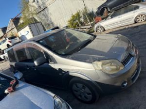 Nissan Lafesta B30 2004-2011