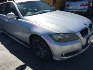 BMW 3 Series  320i E90