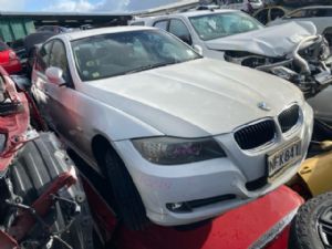 BMW 3 Series  320i E90
