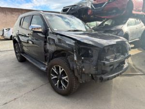 Isuzu MU-X UCS85 2017-->