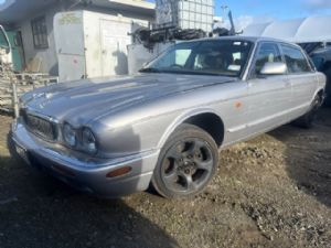 Jaguar XJ Series XJ 8