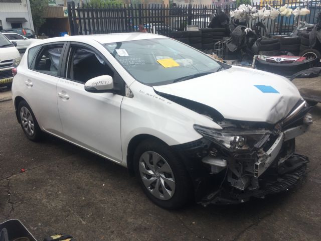 Toyota Corolla ZRE182