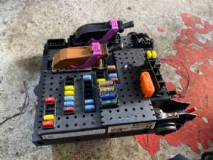 Volvo XC90 XC90 2007-2009 Rear Fuse Box