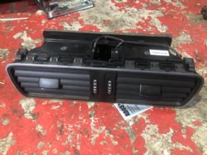 Volkswagen CC 1.8T 3.5C 2012-2016 Dash Vent Surround Centre