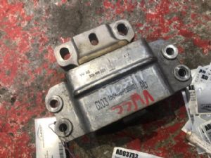 Volkswagen CC 1.8T 3.5C 2012-2016 Left Top Gearbox Mount