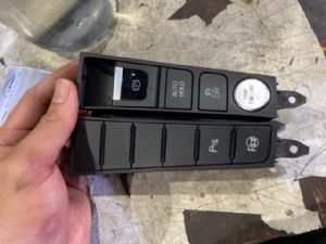 Volkswagen CC 1.8T 3.5C 2012-2016 Center Console Switch Panel