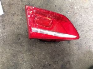 Volkswagen Passat 3.5C 2012-2015 L Boot Light