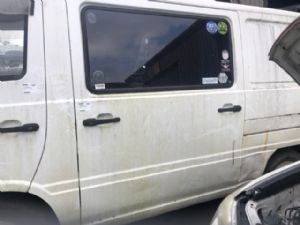 Mercedes-Benz MB100 MB100 L Side Load Door