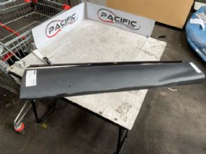 Hyundai Santa Fe TM HS281 RF Door Moulding