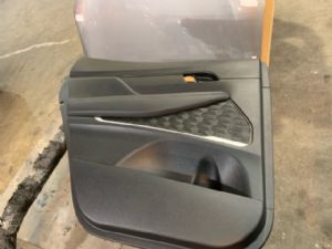 Hyundai Santa Fe TM HS281 LR Door Trim Elec