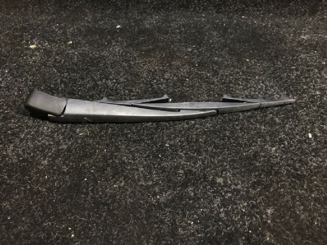 Mitsubishi Challenger KH 2010 - Rear Wiper Arm
