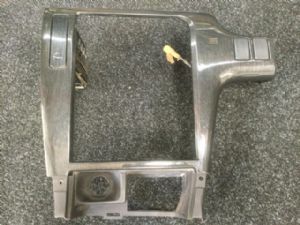 Subaru Legacy BE-BH 2001-2003 Stereo Surround / Bezel