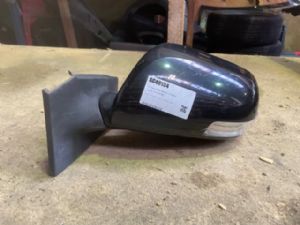 Toyota Vitz SCP90 LF Door Elec Mirror (7 Wire)